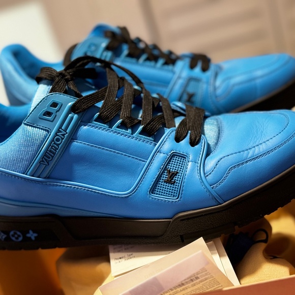 LV trainer sneaker - Picture 2 of 5